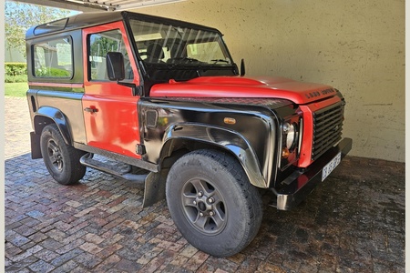Land Rover Defender 90 Puma